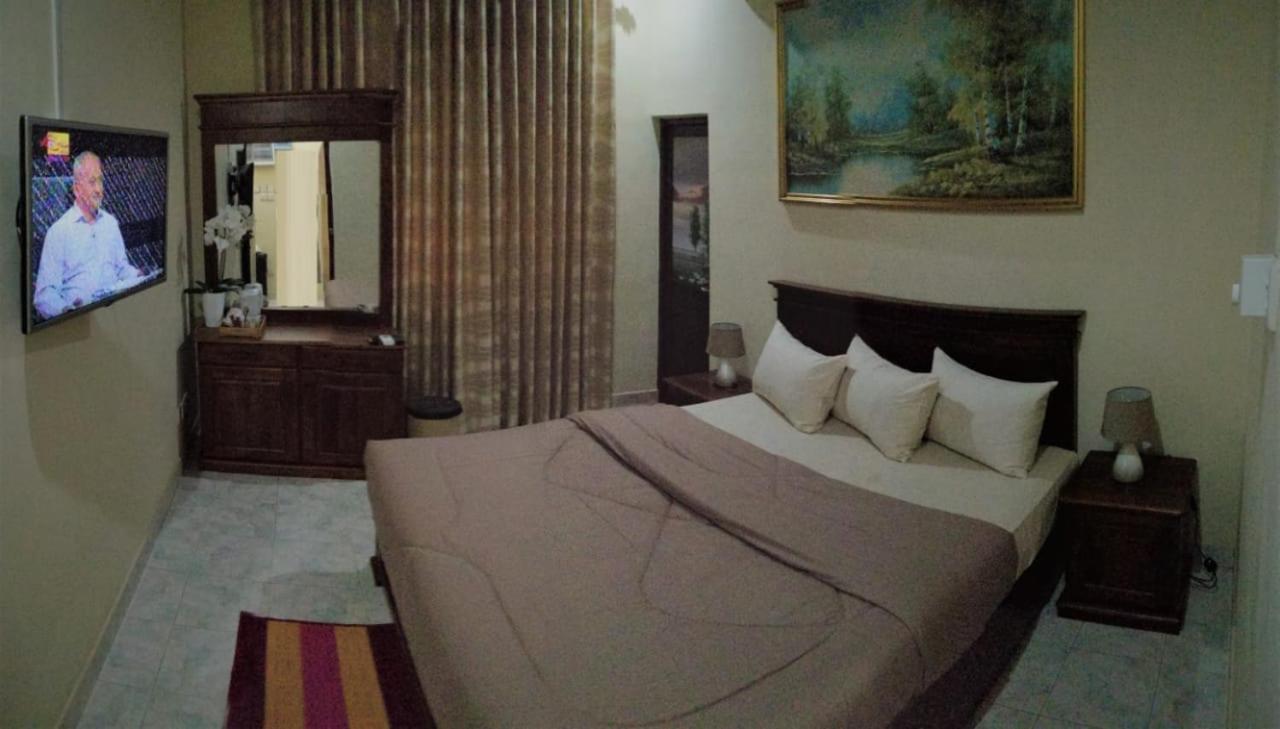 Holidays Hotel Nainamadama Exterior photo